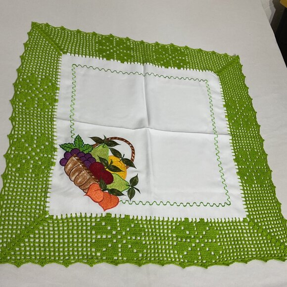 Vintage Green Crochet Fruit Basket Embroidered Tablecloth 22" Square Cotton Blen - Picture 1 of 5